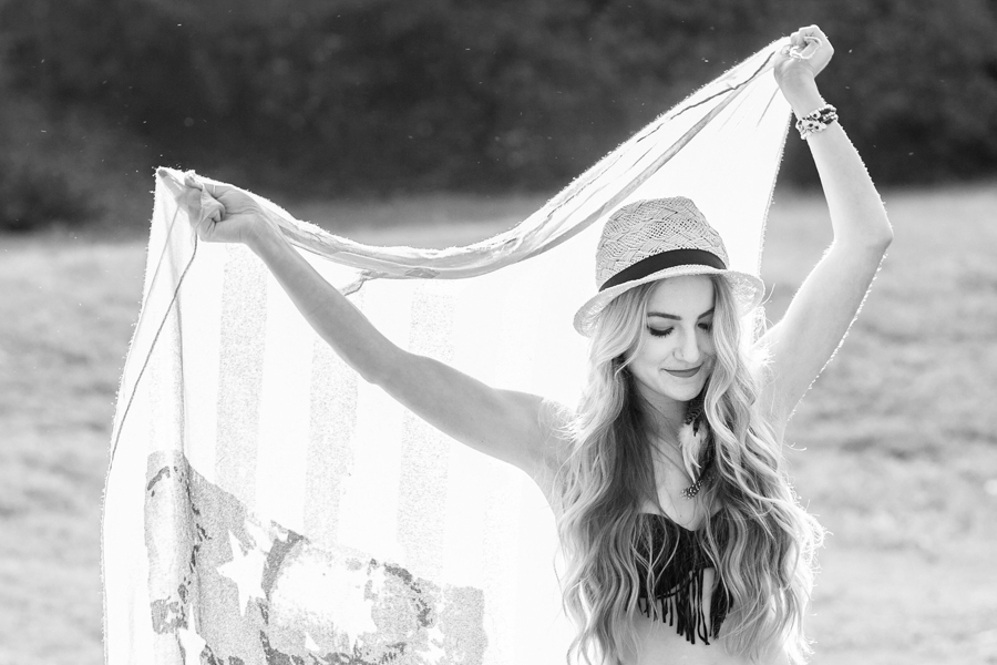 Coachella Inspiration Shoot | Sara Libby | The Blonde Abroad | © Carly Arnwine Photography