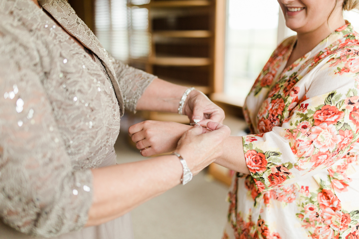 Jessica + Neil Wedding | Lucknow Farm, MD | © Carly Arnwine Photography