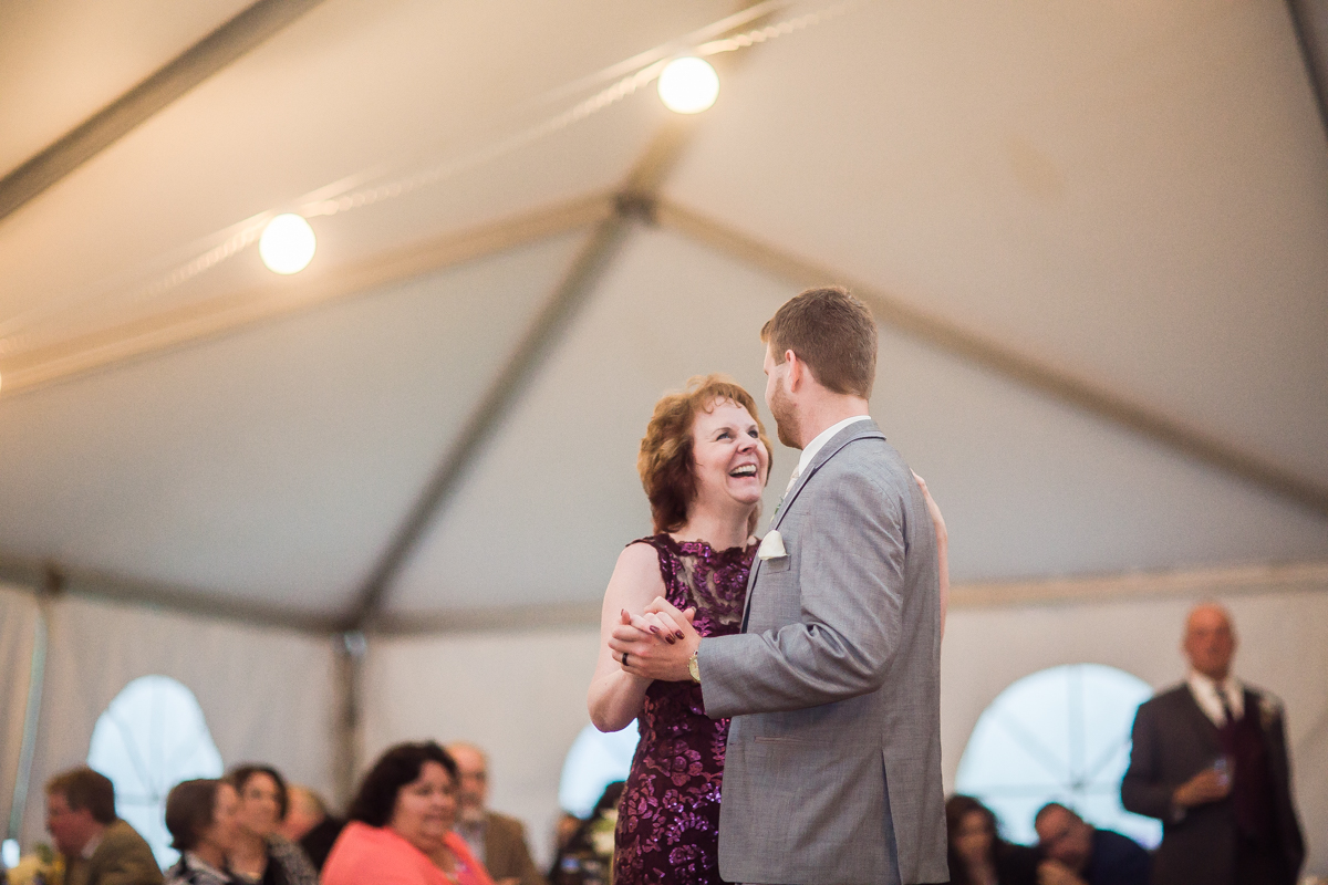 Jessica + Neil Wedding | Lucknow Farm, MD | © Carly Arnwine Photography