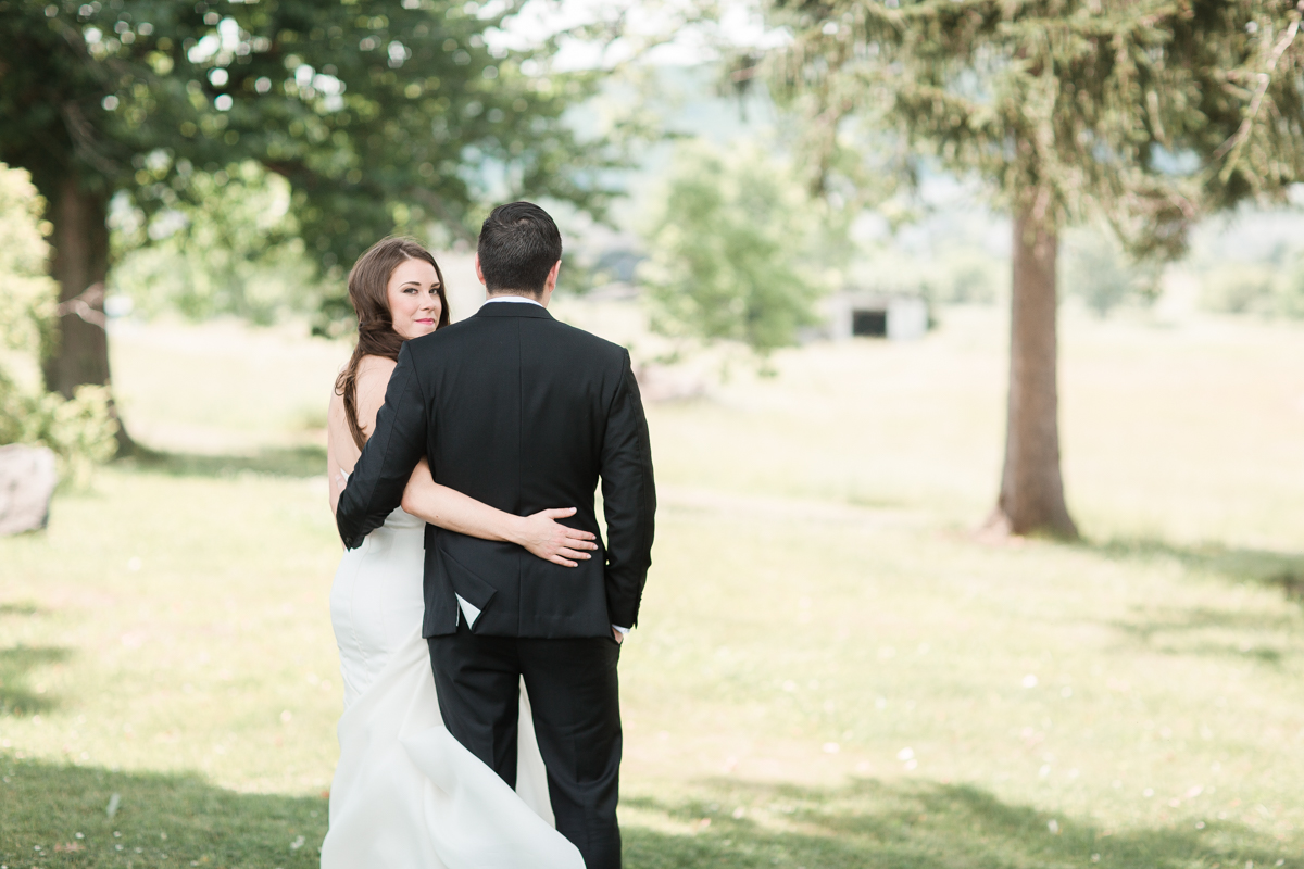 Emily + Sean | Raspberry Plain | Leesburg, Virginia Wedding | © Carly Arnwine Photography