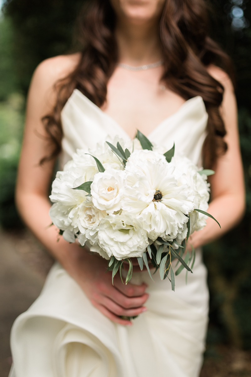 Emily + Sean | Raspberry Plain | Leesburg, Virginia Wedding | © Carly Arnwine Photography