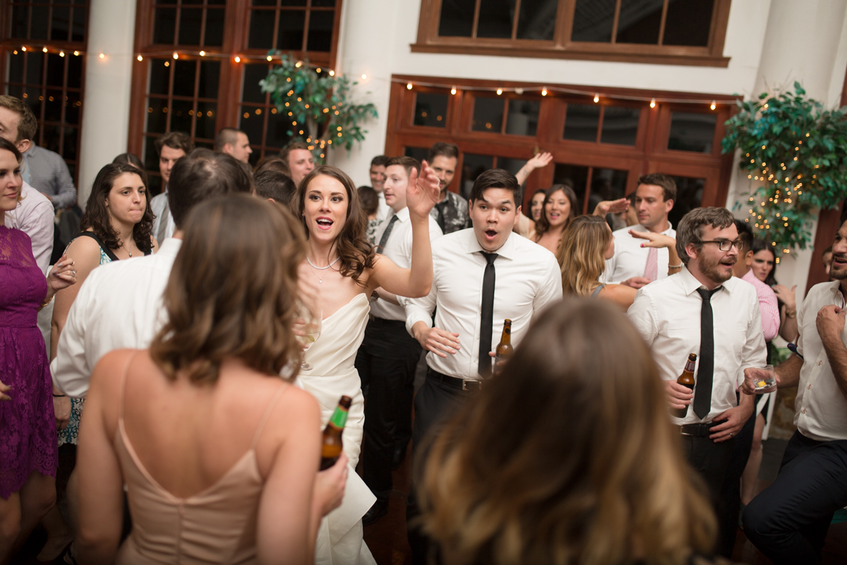 Emily + Sean | Raspberry Plain | Leesburg, Virginia Wedding | © Carly Arnwine Photography