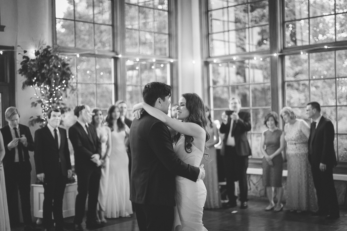 Emily + Sean | Raspberry Plain | Leesburg, Virginia Wedding | © Carly Arnwine Photography