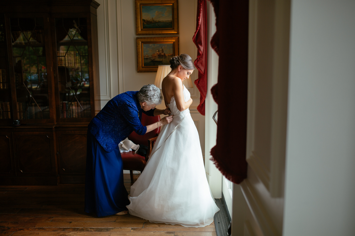 Caroline + Matthew | Belle Haven Wedding | Alexandria, Virginia | © Carly Arnwine Photography