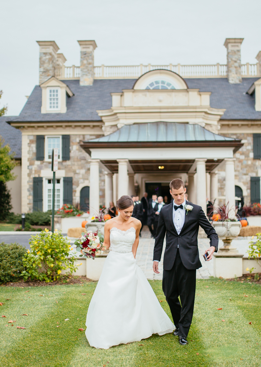 Caroline + Matthew | Belle Haven Wedding | Alexandria, Virginia | © Carly Arnwine Photography