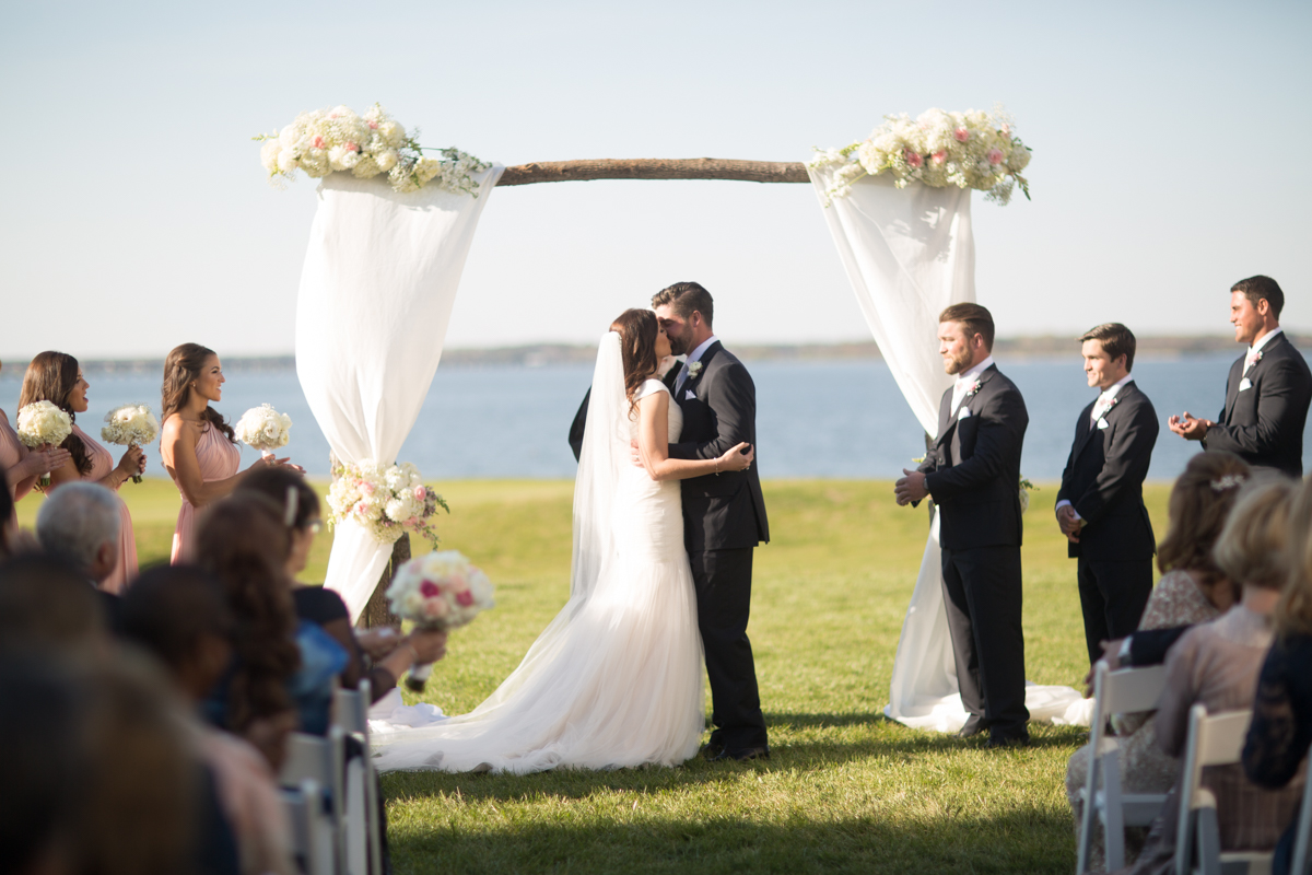 Meagan + Ryan Lavin | Hyatt Regency Chesapeake | © Carly Arnwine Photography