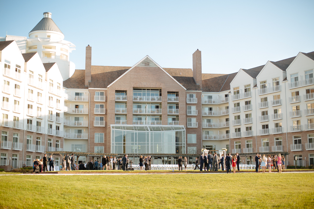 Meagan + Ryan Lavin | Hyatt Regency Chesapeake | © Carly Arnwine Photography