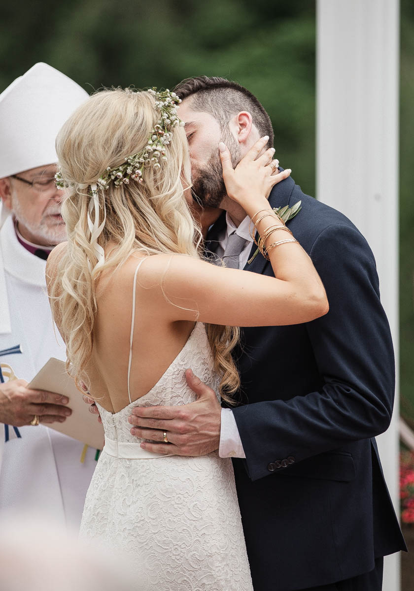 © Carly Arnwine Photography | Mike + Amanda | Breslin Wedding | Rosemont Manor | Berryville, Virginia