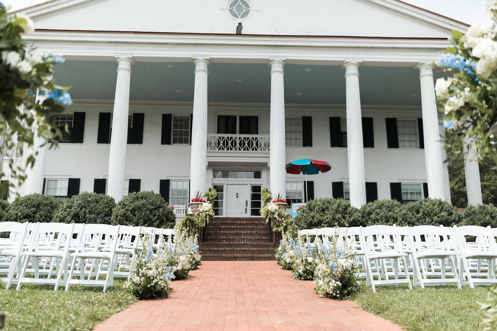 Erik + Elizabeth | Historic Rosemont Manor | Berryville, Virginia Wedding | © Carly Arnwine Photography 