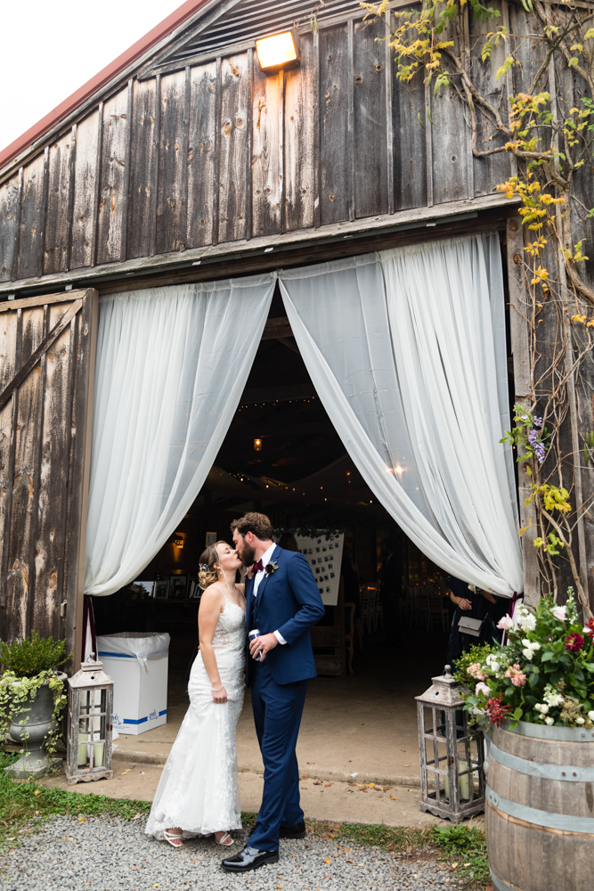 Natalie + Dave | Murray Hill | Leesburg, Virginia Wedding | © Carly Arnwine Photography